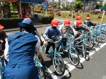 自転車も