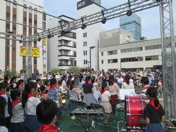西口デッキ演奏会