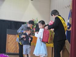 交通安全母の会からのプレゼント